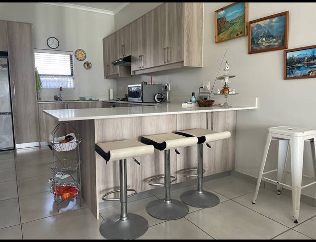 3 BEDROOM FREESTANDING FOR SALE IN LAGUNA